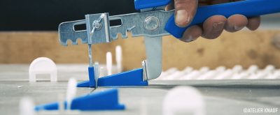 Atelier Knauf – Comment carreler le sol d’une salle de bains ?