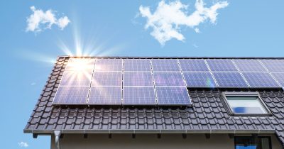 La course au photovoltaïque ? Mieux vaut la démarrer en 2023 !