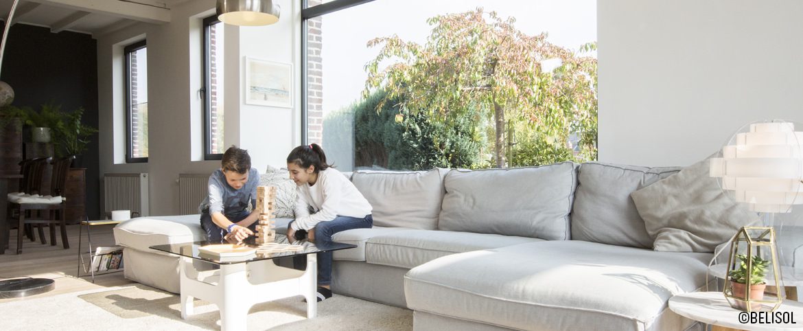 Tendance : des grands châssis aux façades en verre par Belisol Tendance : des grands châssis aux façades en verre par Belisol