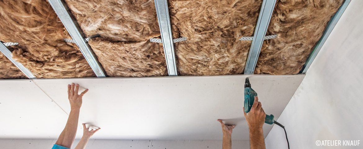 Atelier Knauf : Comment installer un plafond suspendu sous des poutres en bois ? Atelier Knauf : Comment installer un plafond suspendu sous des poutres en bois ?