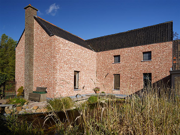 Donnez un nouveau look à votre maison: une apparence Classique avec les briquettes de StoBrick. 