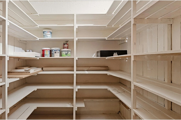 cave grenier rangement maison stockage