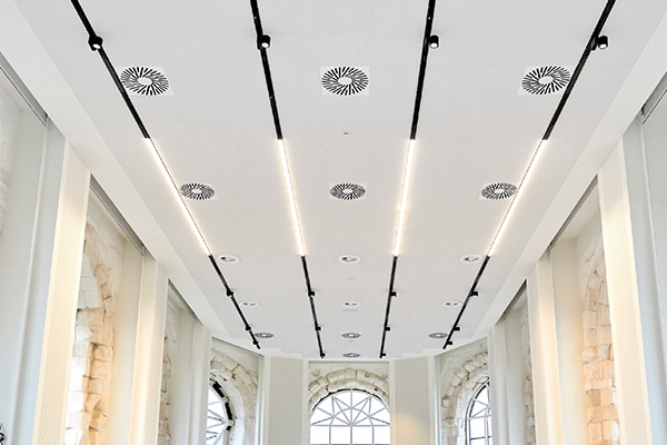 « Ceilings » de Knauf, des solutions multi-matériaux pour plafonds et murs