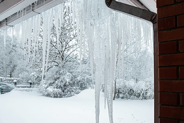 protéger maison neige hiver