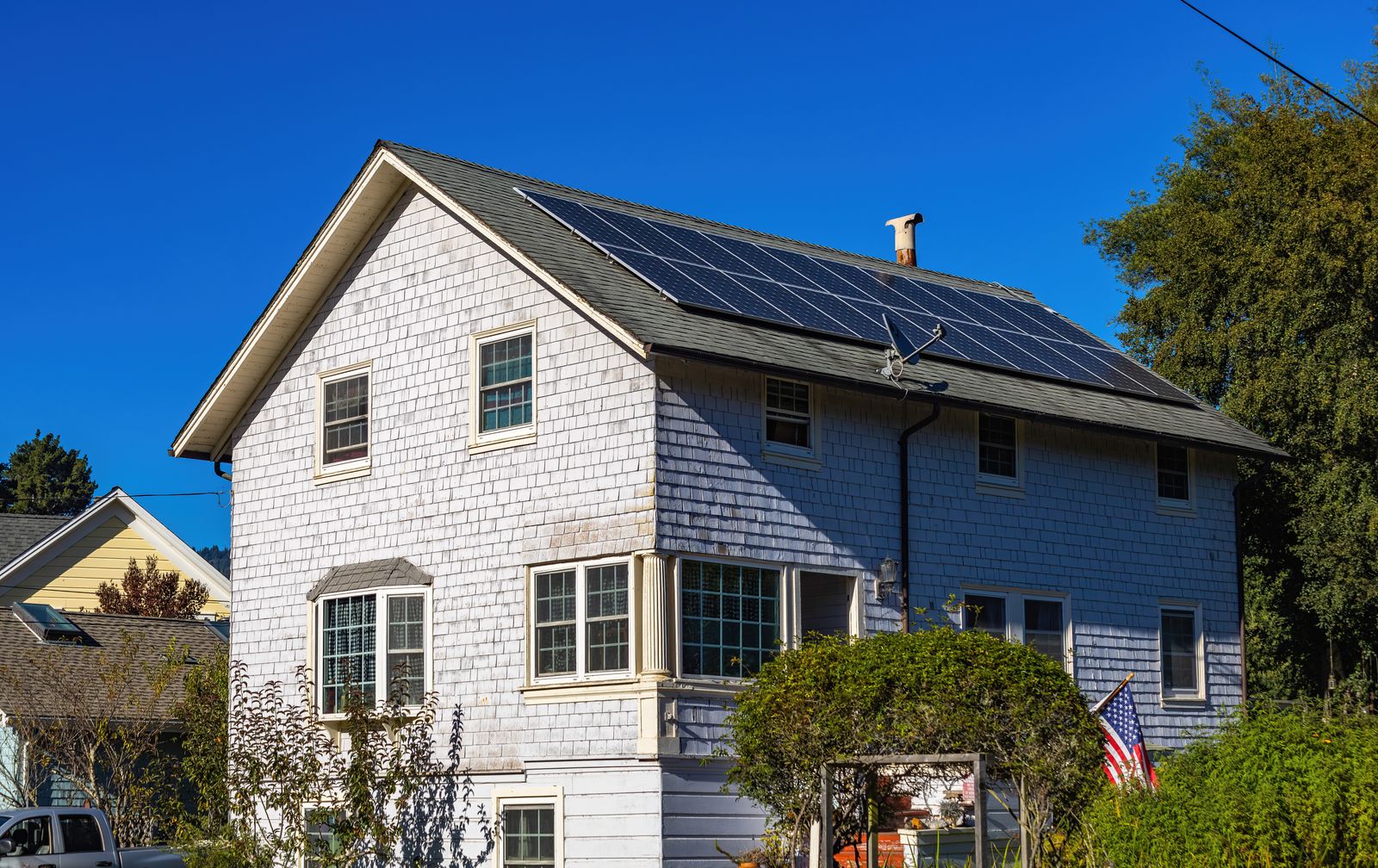 %titre de l'article% Maison performante avec panneaux solaires : atteindre le quasi zéro énergie