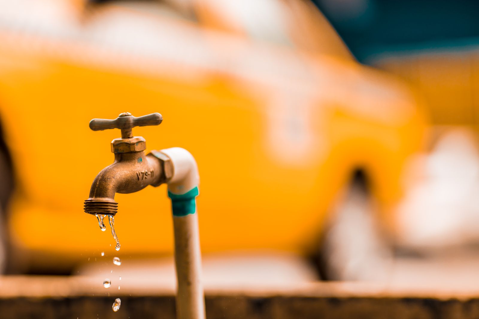 %titre de l'article% Robinet et goutte d’eau : réduire sa consommation et soigner la qualité de l’eau au quotidien